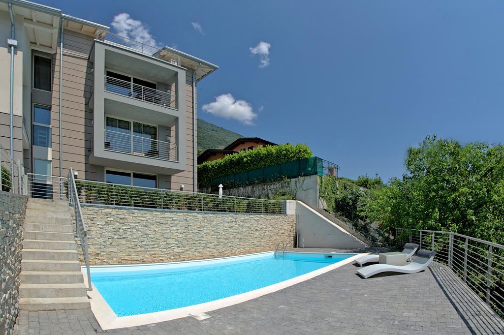 Apartmán Residenza Simona Mezzegra Pokoj fotografie
